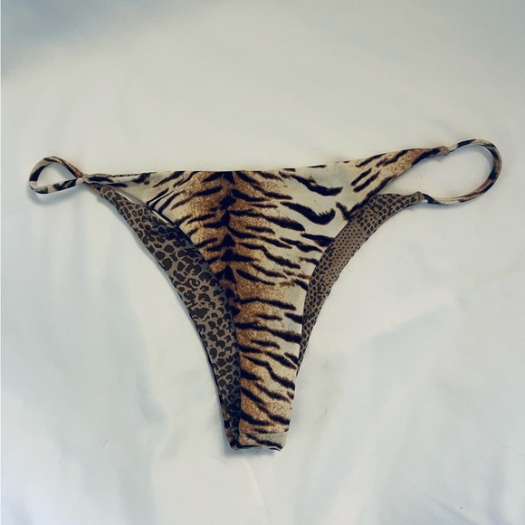 ACACIA Swimwear TIGER Print, Size Medium - Picture 6 of 8
